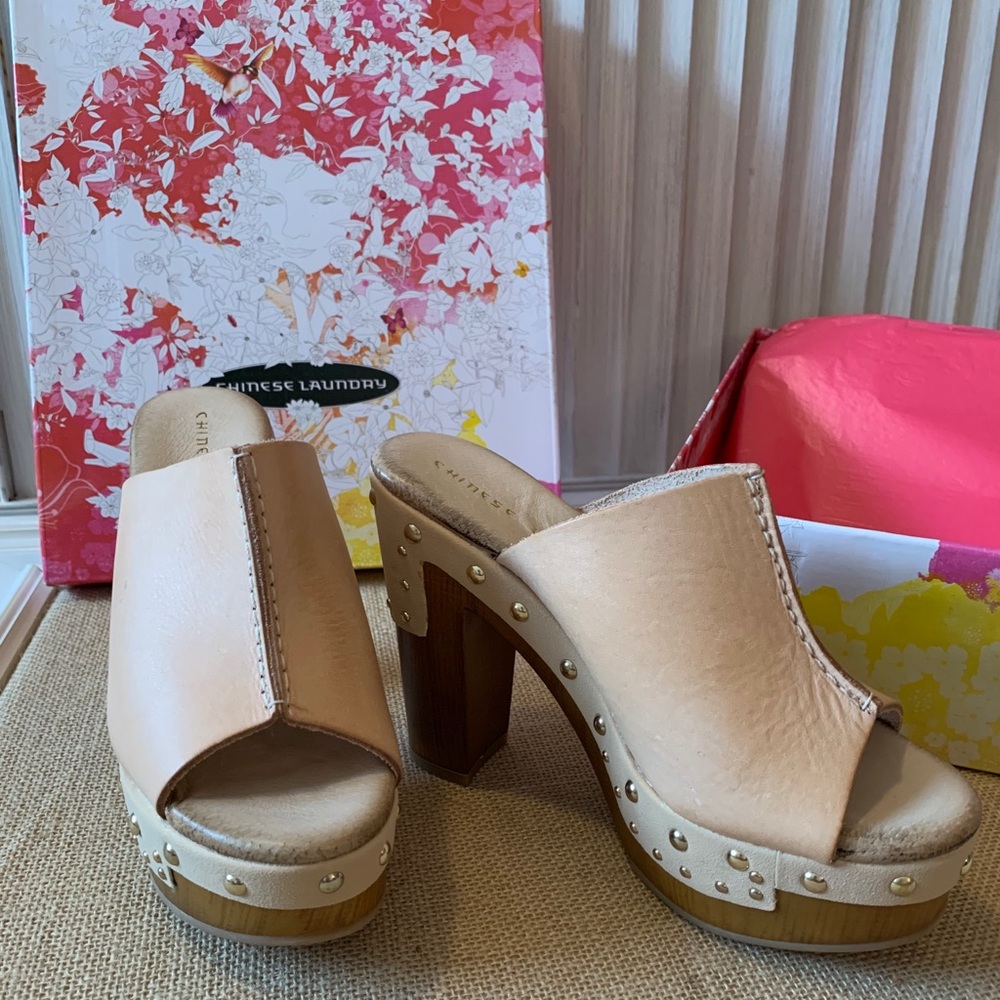 Chinese Laundry Platform Studded Leather 6.5/37